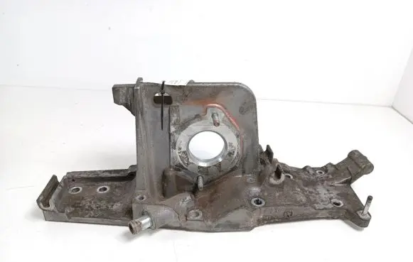 Subaru Legacy Generator/alternator bracket 11711AA100