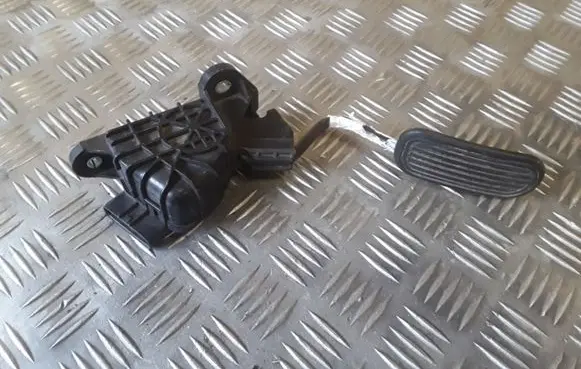 Lexus RX 330 - 350 - 400H Accelerator throttle pedal 7812048070 1988003040