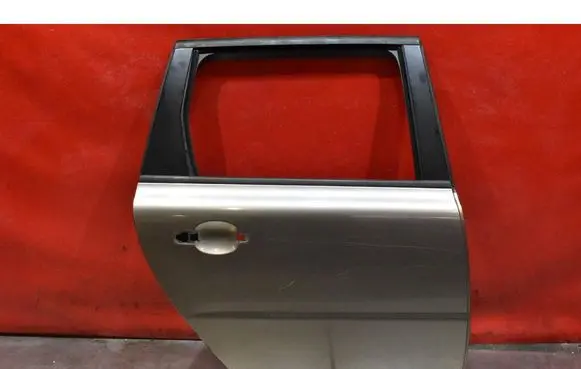 Volvo V70 Rear door 