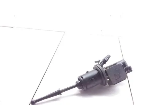 Skoda Octavia Mk2 (1Z) Clutch master cylinder 1K0721388Q