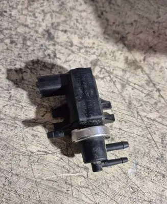 Audi A3 S3 8L Turbo solenoid valve 1J0906627 72290320 02T219