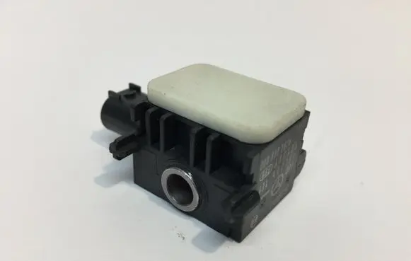 Mercedes-Benz R W251 Airbag deployment crash/impact sensor 0038202826