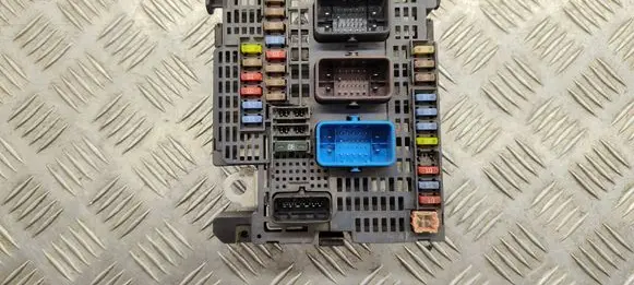Peugeot 508 BSM Control unit 9674922080 Z04