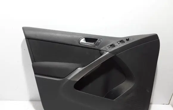 Volkswagen Tiguan Front door card panel trim 5N0867011