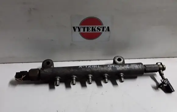 Nissan X-Trail T30 Fuel main line pipe