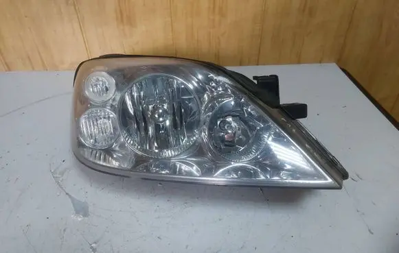 Nissan Primera Headlight/headlamp 04201017