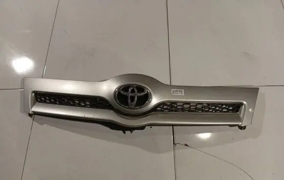 Toyota Corolla Verso AR10 Front grill 