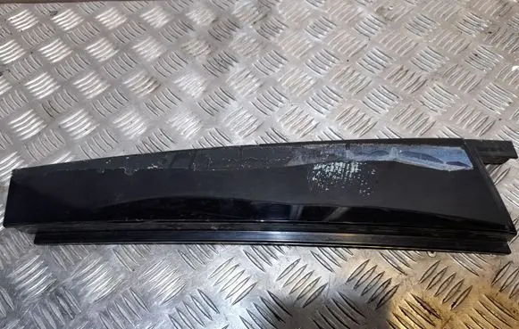Volkswagen Touareg II Door glass trim 7P6839901