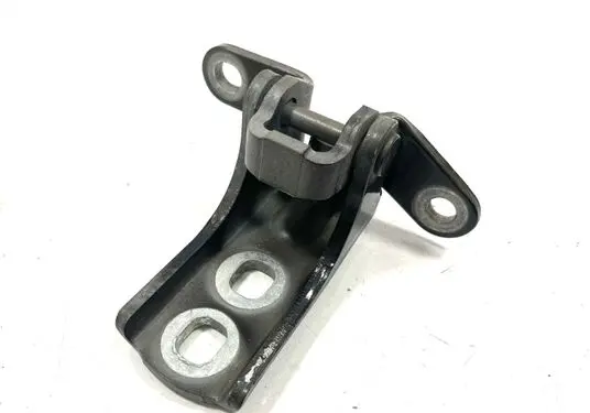 Chevrolet Volt I Front door upper hinge 020912