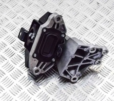 KIA Sportage Engine mount bracket