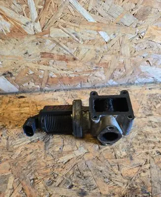 Opel Zafira B EGR valve 55215031