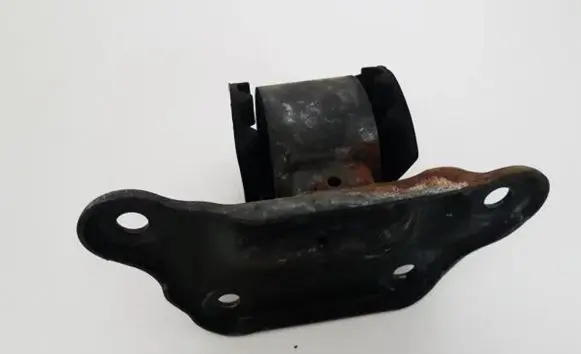 Mitsubishi Outlander Engine mount bracket