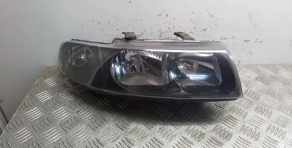 Seat Toledo II (1M) Headlight/headlamp Z67742701