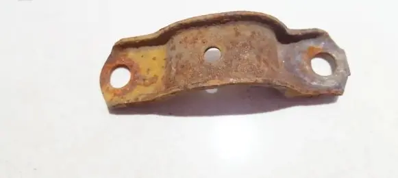 Mitsubishi Carisma Engine mounting bracket