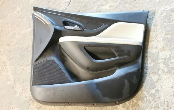 Buick Encore I Front door card panel trim 42639510