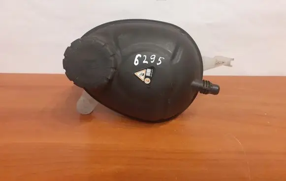 Mercedes-Benz GLC X253 C253 Coolant expansion tank/reservoir 6295 A0005840807