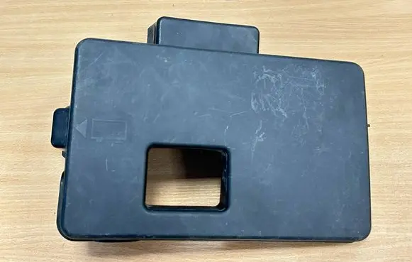 Ford Focus Battery box tray cover/lid 98AB10A659DB