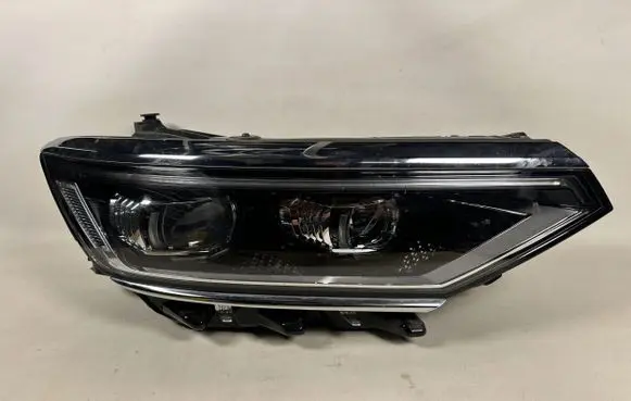 Volkswagen PASSAT B8 Headlight/headlamp