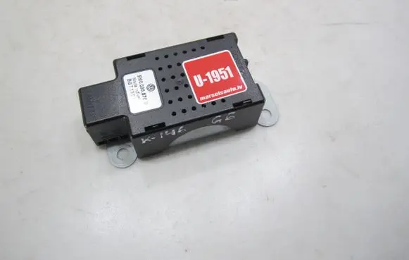 Volkswagen Golf VI Aerial antenna amplifier 5M0035570B