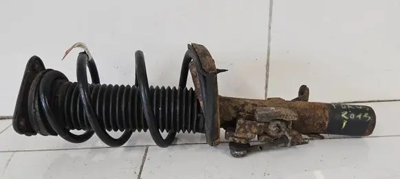 Ford Focus Front shock absorber/damper E29EJ CV615310DFA