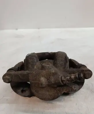 BMW 1 E81 E87 Front brake caliper 1076