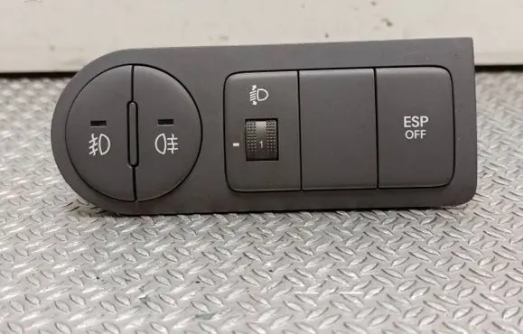 Hyundai H-1, Starex, Satellite Light switch 933104H000