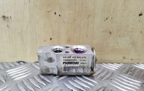 Volkswagen Golf Plus Air conditioning (A/C) expansion valve 1K2820103 1K0820679