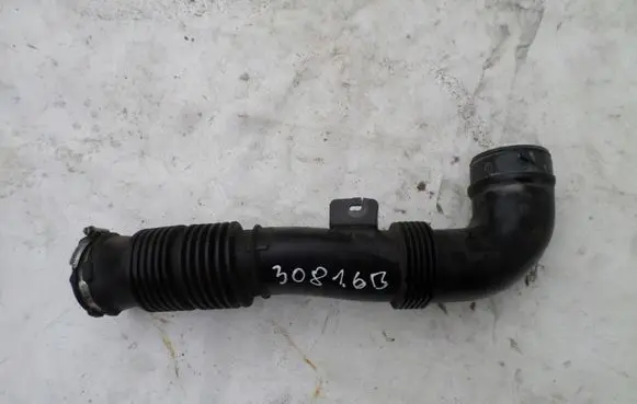 Peugeot 308 Air intake duct part 9656237580