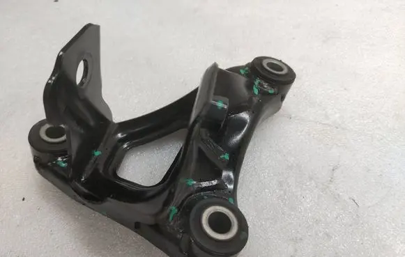 Tesla Model Y Engine mounting bracket 111023300C CFD23273030157