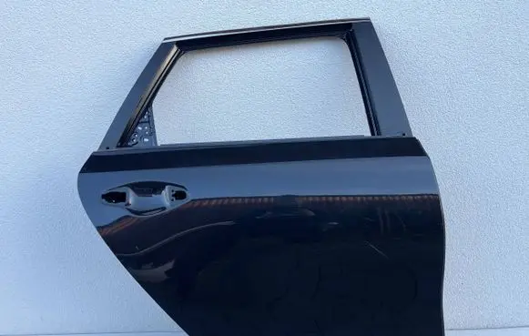 KIA Ceed Rear door