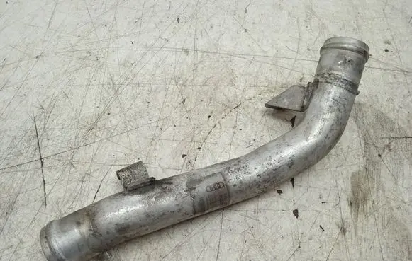 Audi A5 8T 8F Engine coolant pipe/hose 8K0121071