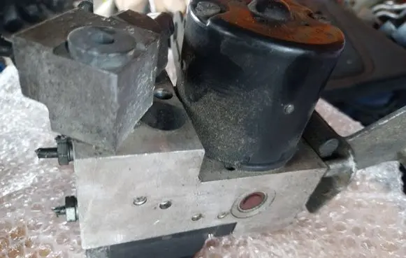 Mercedes-Benz E W210 ABS Pump A0034318012