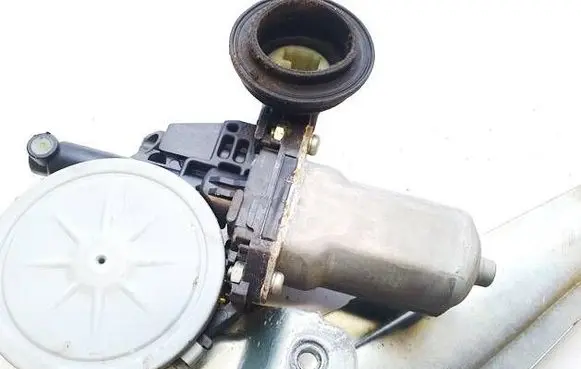 Lexus GS 300 350 430 450H Rear door window regulator motor 8571058010