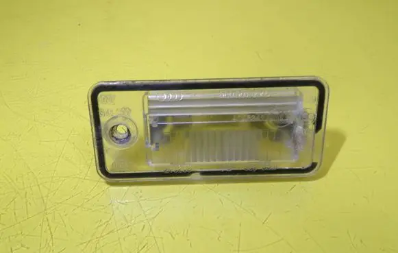 Audi A4 S4 B6 8E 8H Number plate light 270209