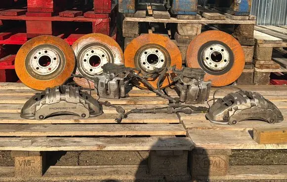 Porsche Macan (95B) Brake discs and calipers set 7PP615123