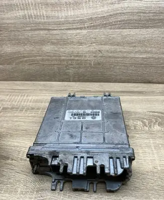 Volkswagen PASSAT B5 Engine control unit/module 028906021GL 0281001656