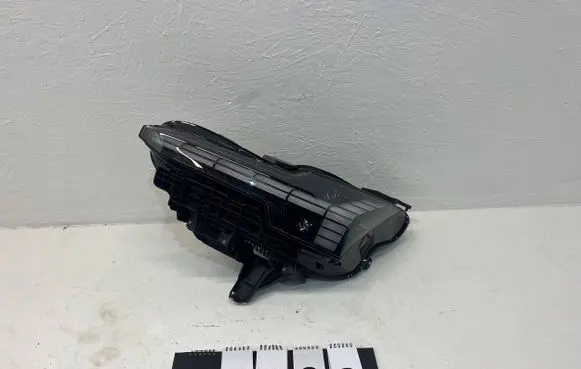 Volvo EX30 Headlight/headlamp 80000401