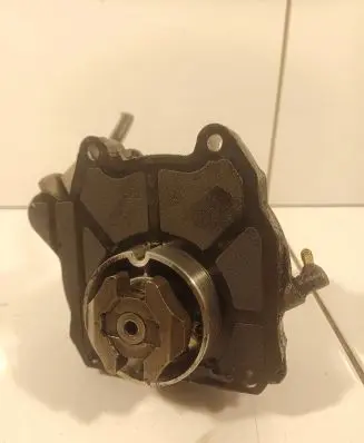 Opel Insignia A Vacuum pump 55205446
