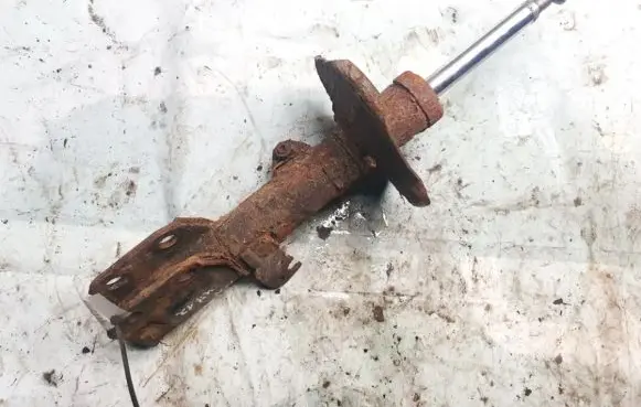 Toyota Avensis T250 Front shock absorber/damper