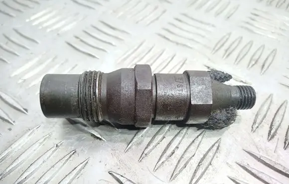 Volkswagen PASSAT B3 Fuel injector 028130201C