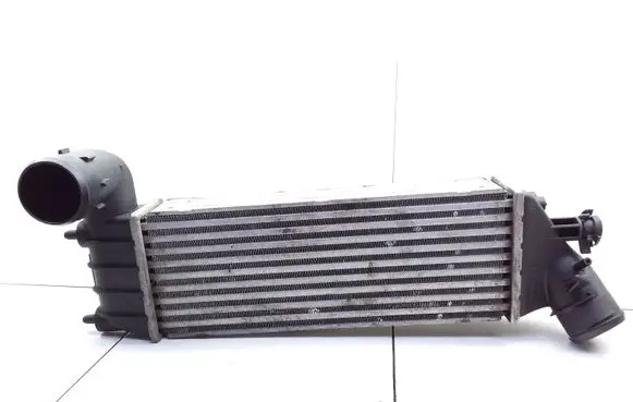 Peugeot 807 Intercooler radiator 817650 877588T