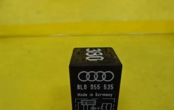 Audi A4 S4 B5 8D Other relay 8L0955535 5WD005899-02 5WD00589902