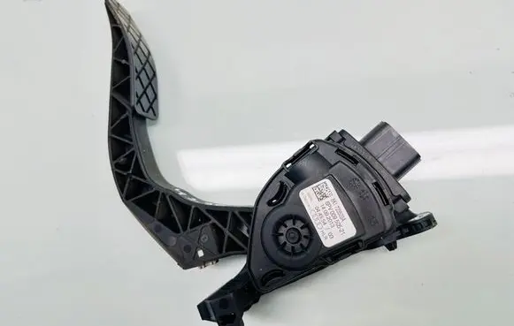 Audi A4 S4 B8 8K Accelerator throttle pedal 8K1723523A 14092013 6PV00950521