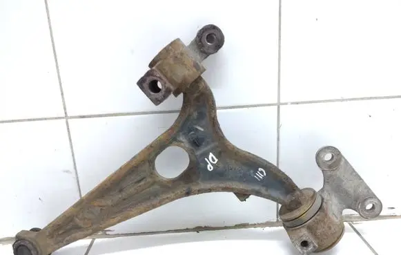 Peugeot 807 Front lower control arm/wishbone