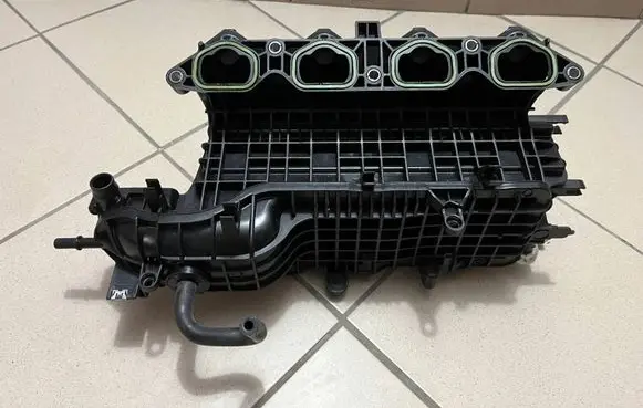 Skoda Fabia Mk3 (NJ) Intake manifold 04E145749B 04E129711L