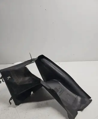 Audi A4 S4 B6 8E 8H Intercooler air channel guide 8E0117335C