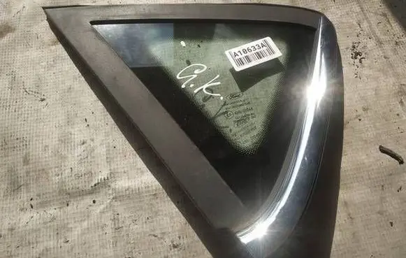 Ford Fiesta Rear side window as2