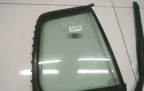 Renault Thalia I Rear vent window glass AS2