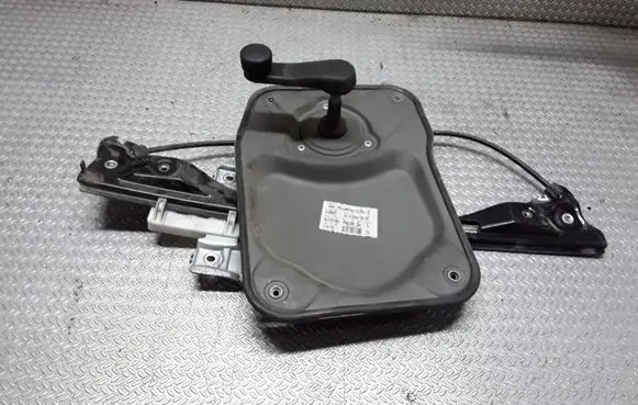 Skoda Roomster (5J) Front door manual window regulator 5J7837402
