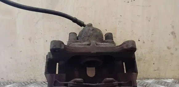 Volkswagen PASSAT CC Front brake caliper